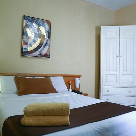 Hostal Loro Verde Quito Exteriör bild