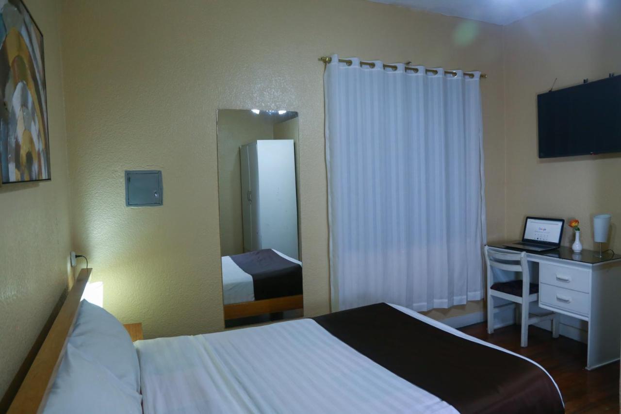 Hostal Loro Verde Quito Exteriör bild