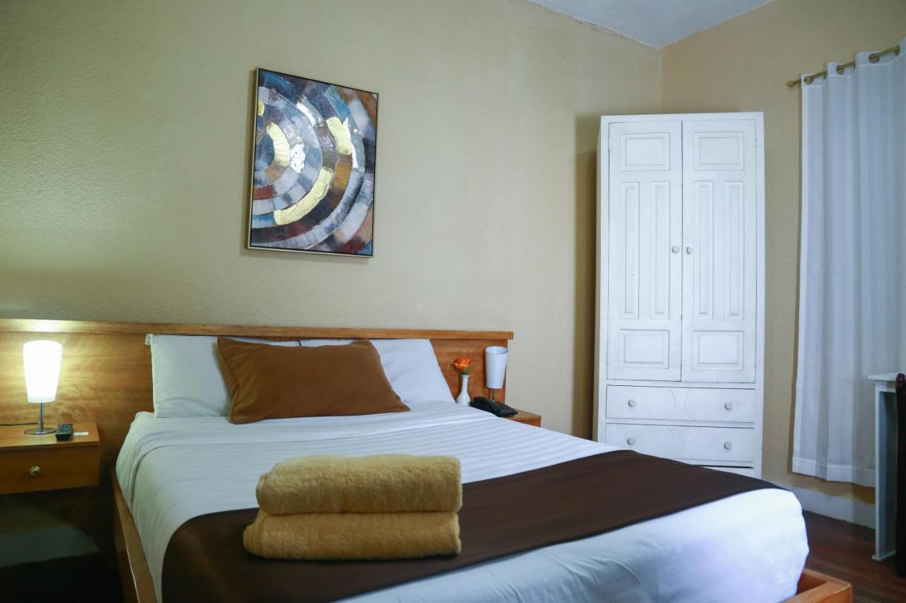 Hostal Loro Verde Quito Exteriör bild