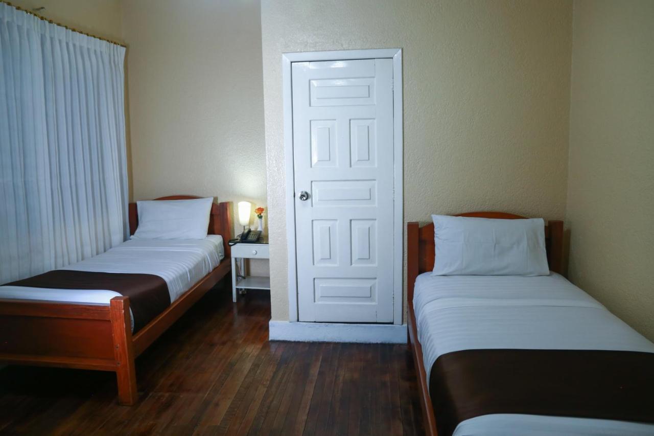 Hostal Loro Verde Quito Exteriör bild