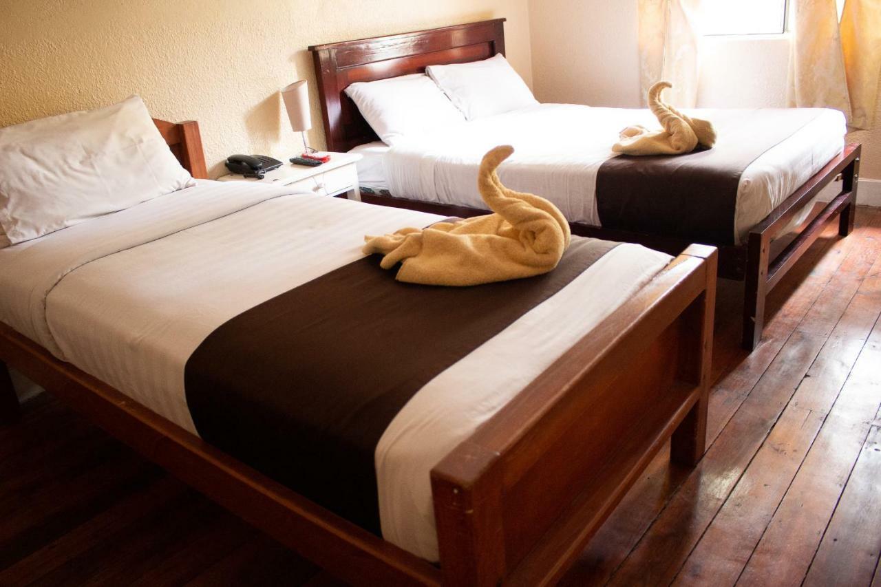 Hostal Loro Verde Quito Exteriör bild