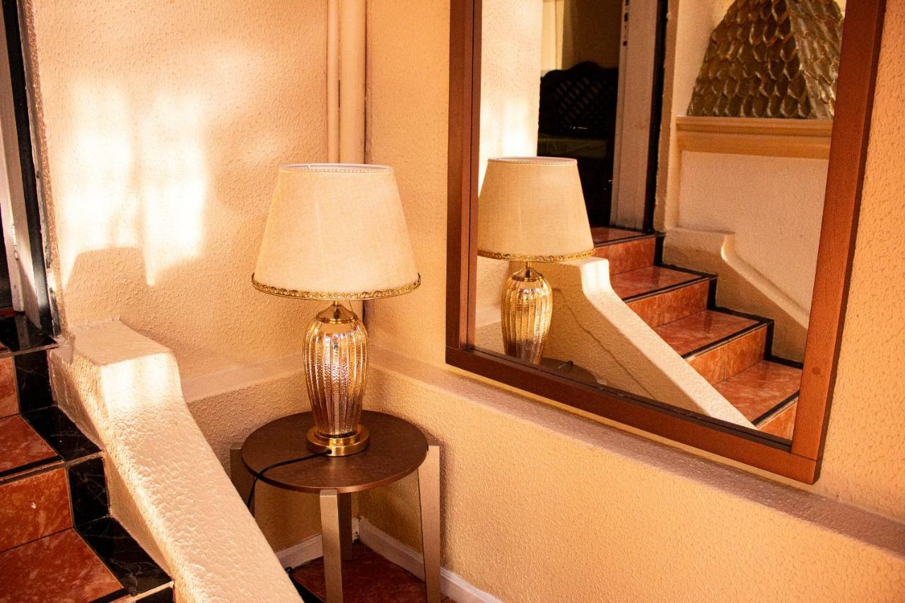 Hostal Loro Verde Quito Exteriör bild